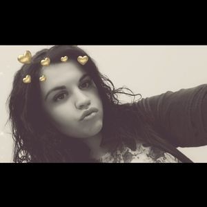 Meet your Posher, Kayla